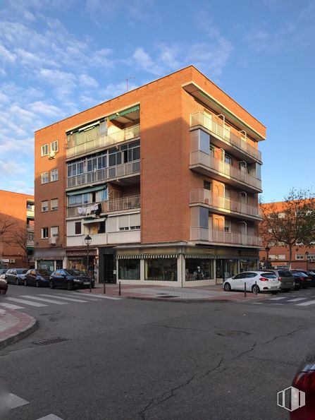 Local en venta en Calle Oriente, 8, Fuenlabrada, Madrid, 28945 con edificio, coche, nube, cielo, ventana, luz de la calle, arquitectura, diseño urbano, condominio y bloque de torre alrededor