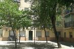 Retail for sale at Calle Aliseda, Carabanchel, Madrid, 28025 with house, branch, neighbourhood, residential area, human settlement, apartment, shade and condominium around