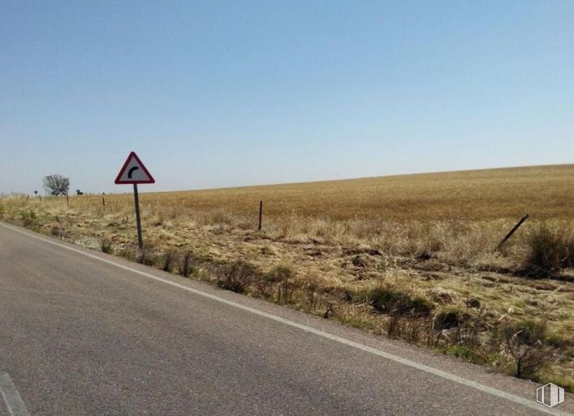 Land for sale at Polígono 9 Parcela 1, Escalona, Toledo, 16800 with road, ecoregion, plain, traffic sign, sign, land lot, thoroughfare, steppe, prairie and highway around