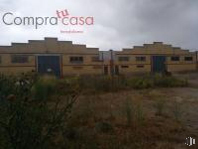 Industrial for sale at Zona Zamarramala, Segovia, 40196 with building, house, cloud, sky, plant, grass, natural landscape, asphalt, plain and facade around