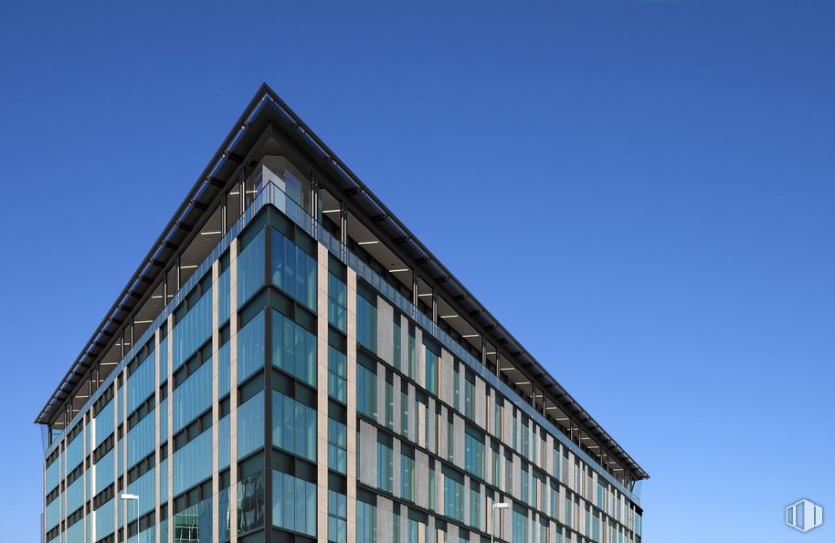 Oficina en alquiler en Edificio Dublín, Calle Vía Dublín, 7, Barajas, Madrid, 28042 con edificio, cielo, rascacielos, torre, rectángulo, condominio, diseño urbano, bloque de torre, ventana y fachada alrededor