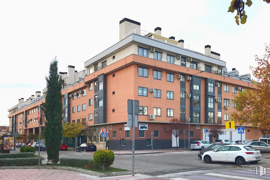 Local en venta en Calle Río, 10, Torrejón de Ardoz, Madrid, 28850 con coche, edificio, cielo, planta, ventana, rueda, nube, vehículo, árbol y neumático alrededor