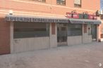 Retail for sale at Avenida Pablo Neruda, Puente de Vallecas, Madrid, 28018 with building, window, property, fixture, door, brick, brickwork, real estate, house and road surface around