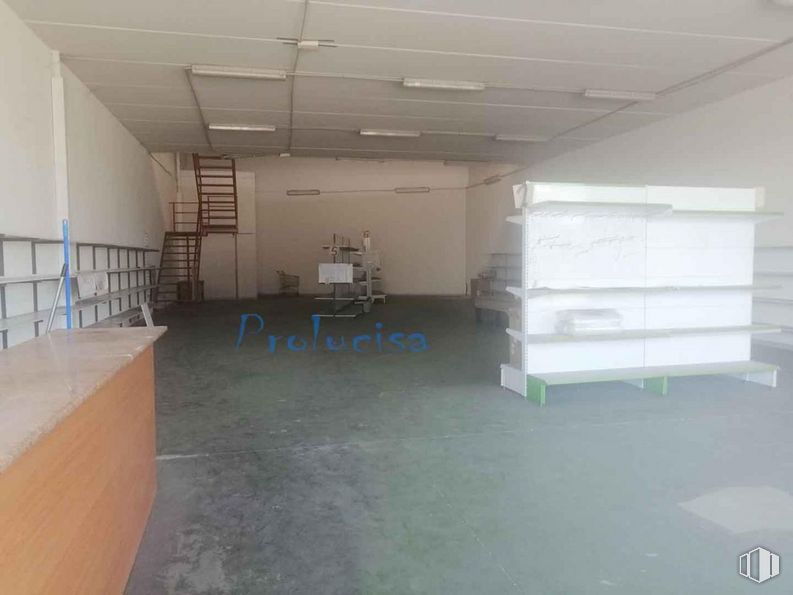 Nave en venta en Zona industrial, Moraleja de Enmedio, Madrid, 28950 con ebanistería, mueble, suelo, pasillo, piso, madera, techo, edificio, madera y hormigón alrededor