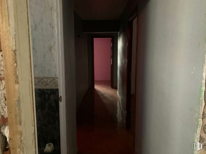 Oficina en alquiler y venta en Paseo María Droc, Villaverde, Madrid, 28021 con madera, accesorio, edificio, piso, suelo, madera, pasillo, techo, yeso y pintura alrededor