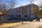 Office for sale at Avenida Regiones, 2, Fuenlabrada, Madrid, 28941 with car, person, building, property, wheel, plant, tire, sky, window, vehicle and cloud around