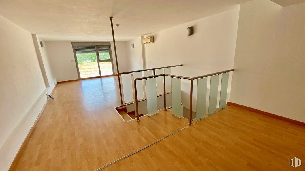 Oficina en venta en Calle Perú, Las Rozas de Madrid, Madrid, 28290 con edificio, pasillo, accesorio, madera, interiorismo, arquitectura, casa, ventana, piso y suelo alrededor