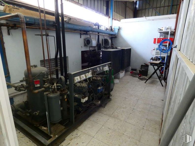 Industrial for sale at Carretera CM-5007, Valmojado, Toledo, 45940 with engineering, gas, machine, toolroom, factory, wheel, metal, building, industry and machine tool around