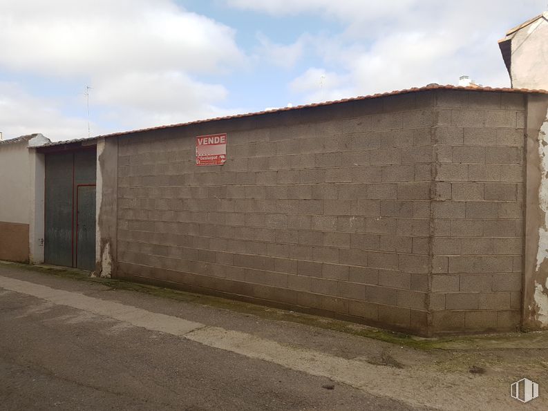 Land for sale at Centro urbano, Corral de Almaguer, Toledo, 45880 with wall, brickwork, composite material, brick, concrete, building material, plaster and cement around