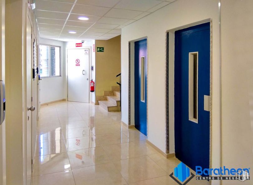 Oficina en alquiler en Calle Cronos, 8, San Blas - Canillejas, Madrid, 28037 con ventana, puerta, edificio, accesorio, interiorismo, suelo, suelos, hall, pared y casa alrededor