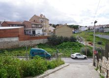 Land for sale at Calle Cuevas, 3, Campo Real, Madrid, 28510 with car, van, plant, cloud, sky, building, vehicle, tire, wheel and window around