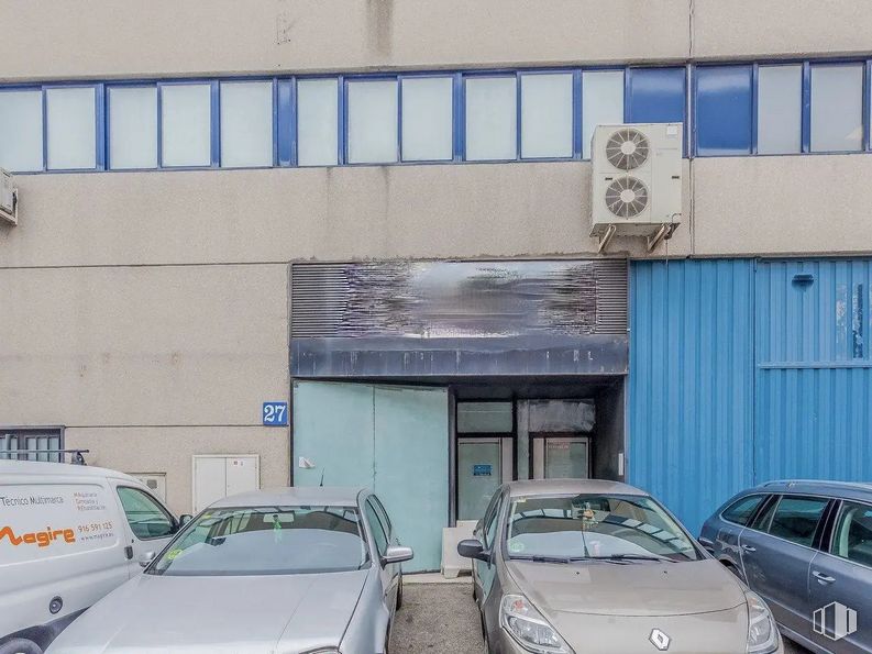 Nave en venta en Avenida Camino de lo Cortao, 6, San Sebastián de los Reyes, Madrid, 28700 con coche, ventana, edificio, luz de estacionamiento, vehículo terrestre, vehículo, vehículo de motor, iluminación del automóvil, capó y diseño automovilístico alrededor