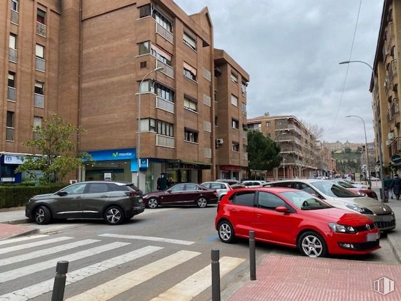 Retail for sale at Zona Santa Teresa, Toledo, 45004 with car, building, wheel, tire, land vehicle, vehicle, sky, window, cloud and motor vehicle around