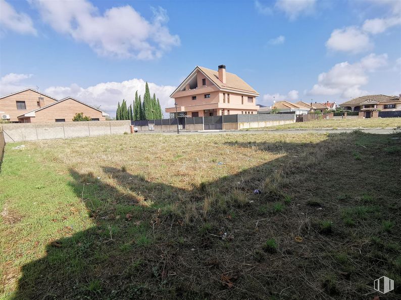 Suelo en venta en Calle Cáceres, Valdetorres de Jarama, Madrid, 28150 con casa, edificio, nube, cielo, lote de terreno, planta, hierba, llano, paisaje y pradera alrededor