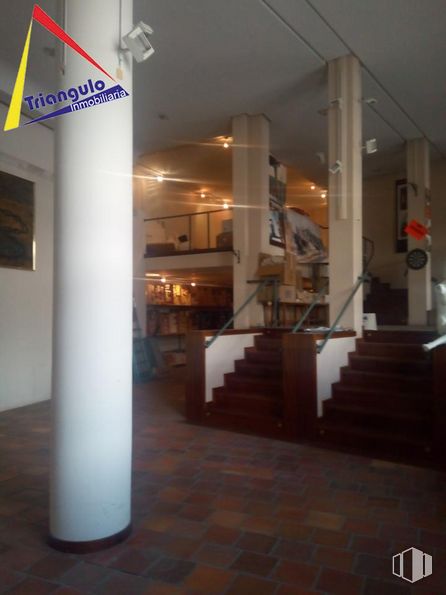 Retail for sale & for rent at Avenida Camilo José Cela, Cuéllar, Segovia, 40200 with tile flooring, fixture, wood, flooring, gas, houseplant, building, stairs, ceiling and event around