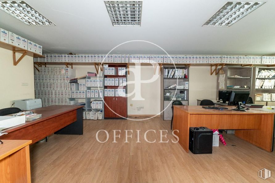 Oficina en alquiler y venta en Calle Don Ramón de la Cruz, Salamanca, Madrid, 28006 con escritorio, mueble, propiedad, ebanistería, estante, madera, diseño de interiores, edificio, pavimento y encimera alrededor