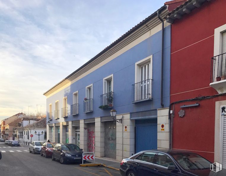 Local en venta en Calle Postas, 61, Aranjuez, Madrid, 28300 con coche, ventana, edificio, neumático, rueda, luz de estacionamiento automotriz, vehículo terrestre, cielo, vehículo y nube alrededor