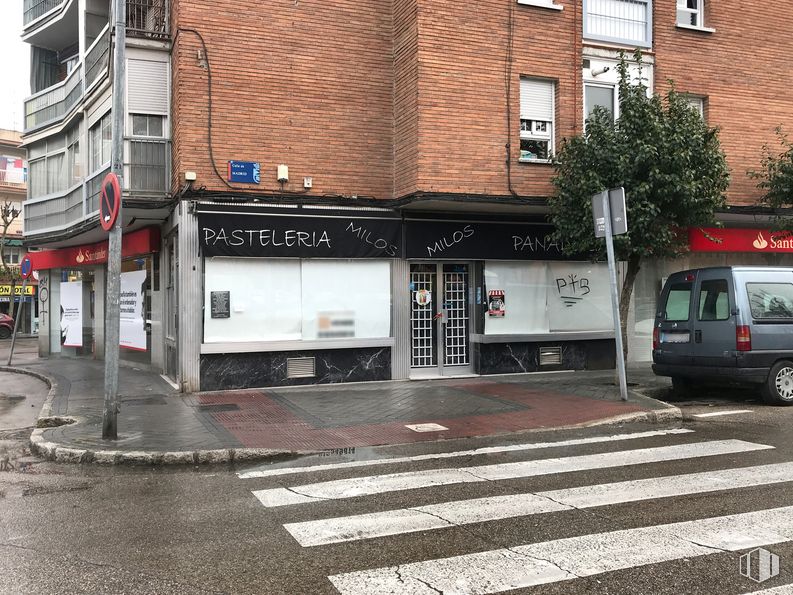 Local en alquiler y venta en Centro de Leganés, Leganés, Madrid, 28912 con camioneta, edificio, ventana, rueda, neumático, coche, infraestructura, vehículo, iluminación del automóvil y asfalto alrededor