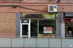 Retail for rent at Pasaje Colón, Valdemoro, Madrid, 28341 with door, glass, logo, advertising, restaurant, retail, cleanliness, electronic signage and transparency around