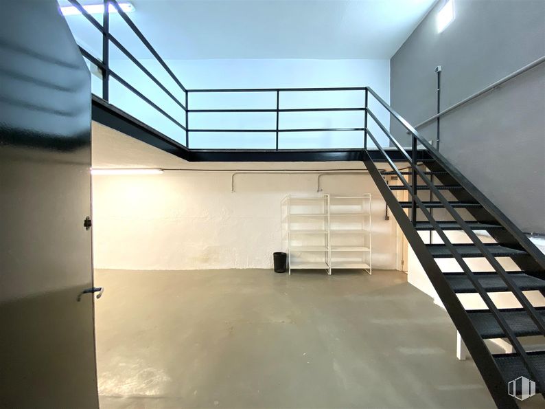 Oficina en venta en Zona Chueca-Justicia, Centro, Madrid, 28004 con escaleras, accesorio, madera, interiorismo, suelos, suelo, hall, pared, propiedad material y inmobiliario alrededor