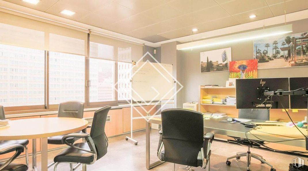 Office for rent at Calle Orense, Tetuán, Madrid, 28020 with chair, table, desk, furniture, interior design, office chair, flooring, ceiling, floor and lighting around