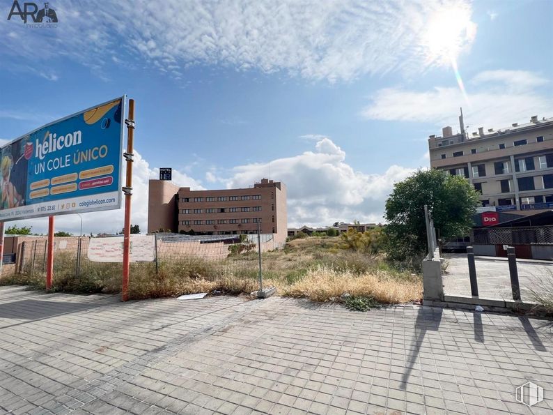 Suelo en alquiler y venta en Zona Enrique Tierno Galván, Valdemoro, Madrid, 28341 con edificio, nube, planta, cielo, durante el día, superficie de la carretera, asfalto, lote de terreno, cúmulo y hierba alrededor