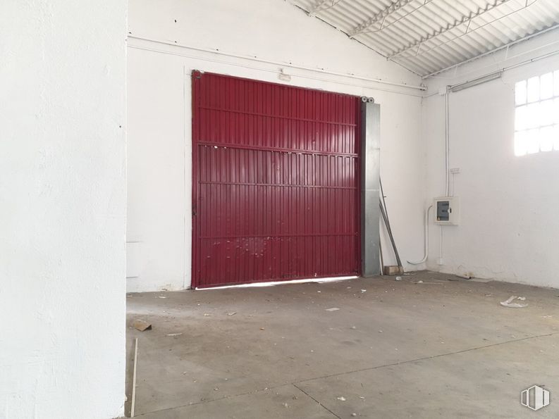 Nave en venta en Zona industrial Fuenlabrada, Fuenlabrada, Madrid, 28946 con ventana, puerta, edificio, accesorio, madera, piso, material compuesto, pavimento, tintes y sombras y hormigón alrededor