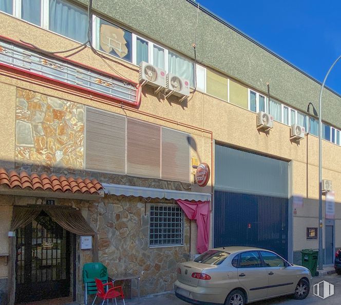 Nave en venta en Calle Hermanos Lumiere, 12, Arganda del Rey, Madrid, 28500 con coche, silla, ventana, edificio, neumático, luz de estacionamiento automotriz, vehículo terrestre, rueda, vehículo y cielo alrededor