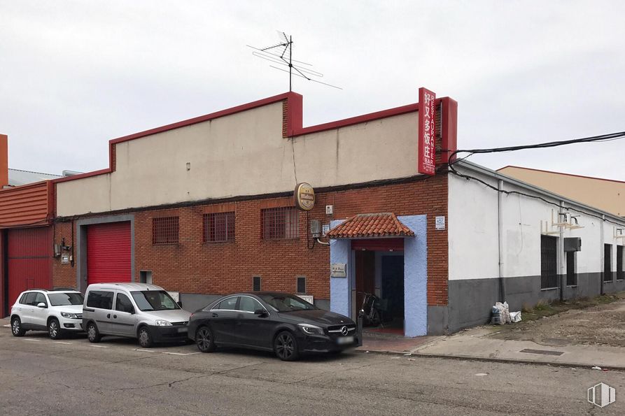 Nave en alquiler en Zona Cobo Calleja, Fuenlabrada, Madrid, 28947 con coche, edificio, luz de estacionamiento, rueda, neumático, cielo, vehículo, nube, vehículo de motor y ventana alrededor