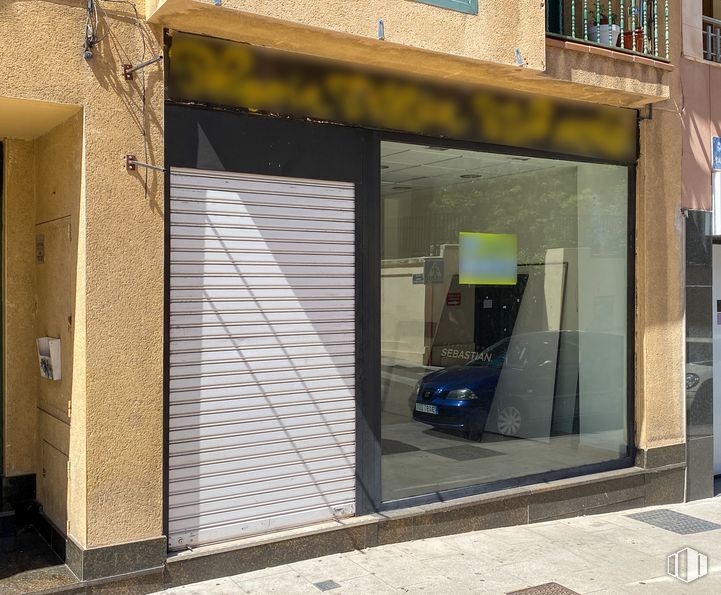 Local en alquiler en Casco Histórico, Guadalajara, 19001 con persiana de la ventana, superficie de la carretera, arquitectura, madera, edificio, sombra, pared, exterior automotriz, piso y ladrillo alrededor