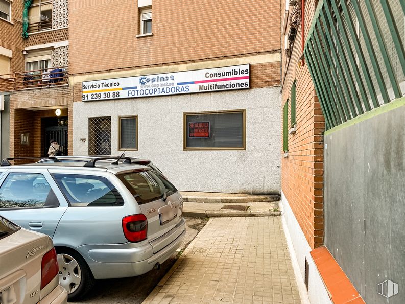 Local en alquiler y venta en Avenida de Portugal, 73, Móstoles, Madrid, 28934 con rueda, coche, ventana, edificio, luz de estacionamiento automotriz, vehículo terrestre, neumático, vehículo, luz trasera y de freno para automóviles y placa de matrícula del vehículo alrededor