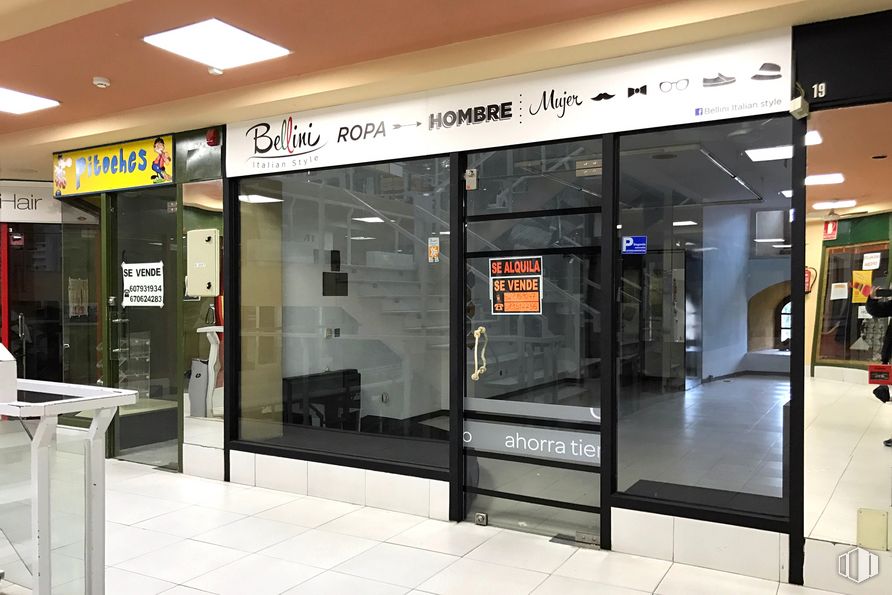 Local en alquiler en Calle Juan Bravo, 6, Segovia, 40001 con puerta, espejo, mueble, accesorio, diseño automotriz, venta minorista, vidrio, fachada, aluminio y transparencia alrededor