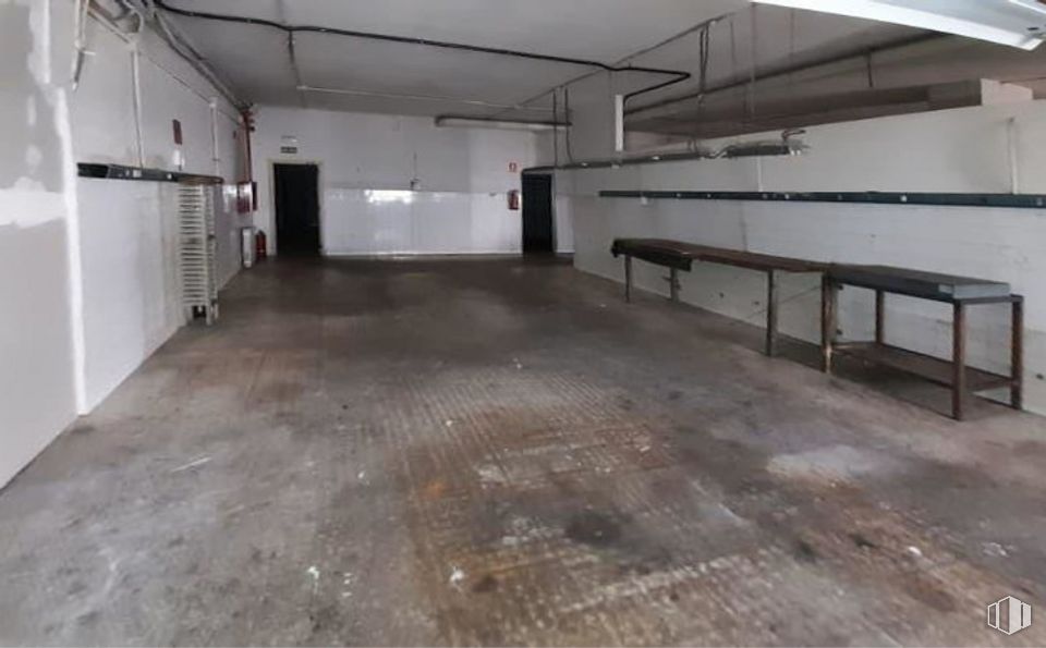 Oficina en venta en Calle San Romualdo, San Blas - Canillejas, Madrid, 28037 con mesa, mesa de trabajo, madera, suelos, suelo, hall, accesorio, material de construcción, madera dura y material compuesto alrededor