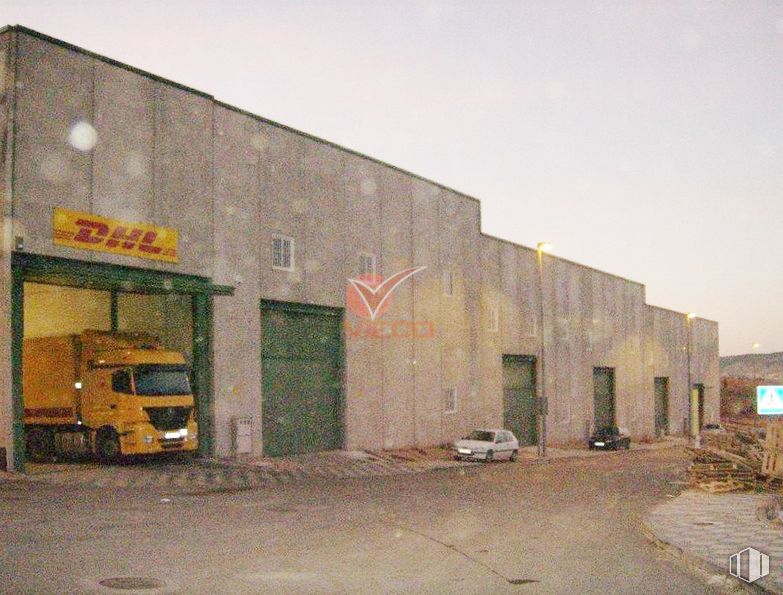 Industrial for sale & for rent at Zona Carretera de Valencia, Cuenca, 16003 with truck, building, sky, wheel, vehicle, neighbourhood, residential area, road surface, asphalt and facade around