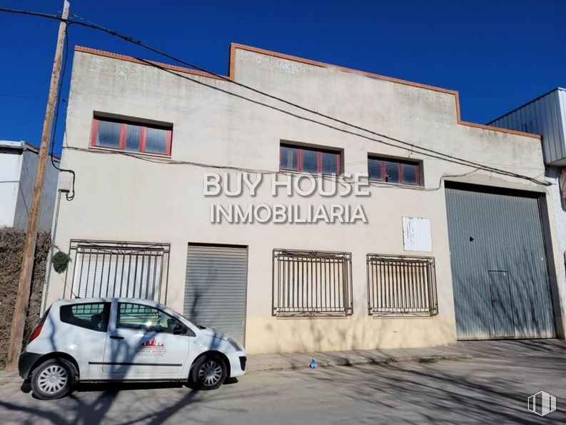 Industrial for sale at Zona industrial, Añover de Tajo, Toledo, 45250 with car, tire, window, building, door, sky, wheel, vehicle, motor vehicle and automotive design around