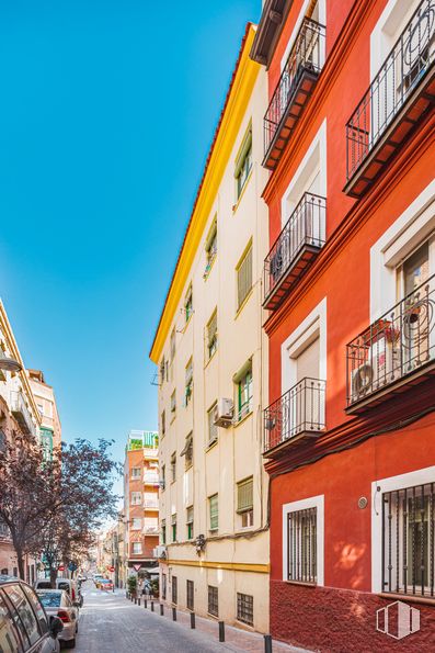 Local en alquiler en Calle Hernani, 48, Tetuán, Madrid, 28020 con ventana, edificio, coche, cielo, diseño urbano, superficie de carretera, casa, barrio, área residencial y árbol alrededor