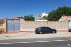 Suelo en venta en Zona N-301, Corral de Almaguer, Toledo, 45880 con coche, puerta, rueda, neumático, edificio, iluminación del automóvil, luz de estacionamiento, puerta del coche, luces traseras y de freno y coche familiar alrededor