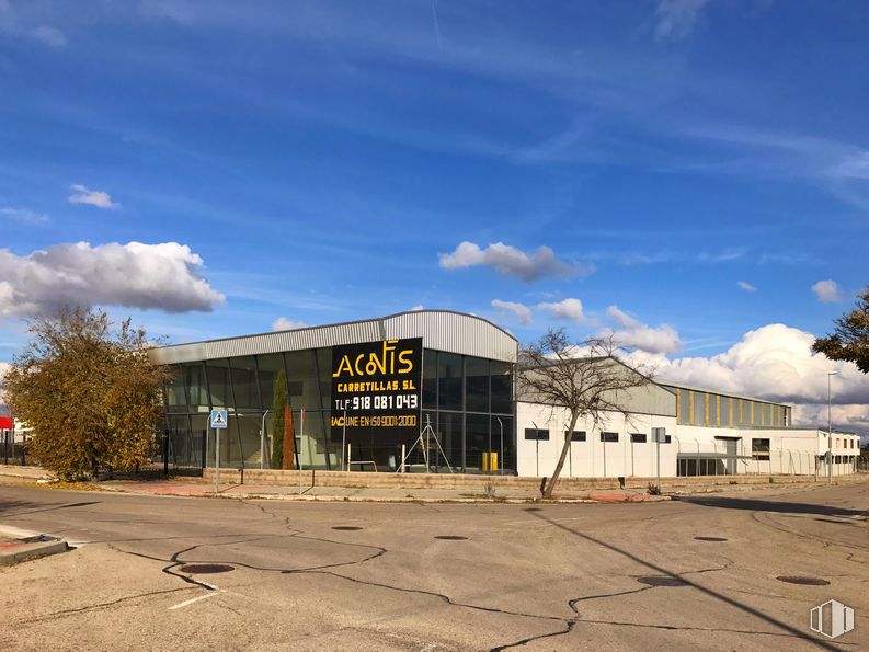 Industrial for sale & for rent at Avenida de Córdoba, 7, Valdemoro, Madrid, 28341 with building, cloud, sky, plant, tree, asphalt, road surface, residential area, rural area and city around