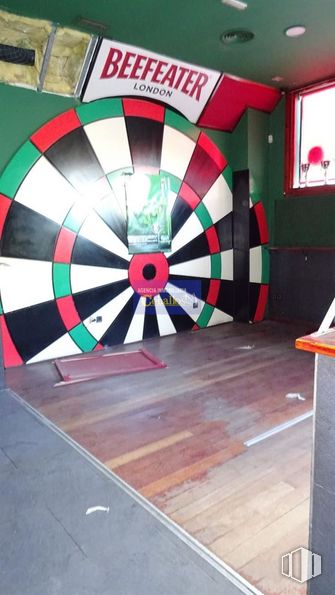 Retail for rent at Avenida Castilla, Guadalajara, 19002 with dartboard, wood, building, indoor games and sports, recreation, precision sports, flooring, sports, fixture and symmetry around