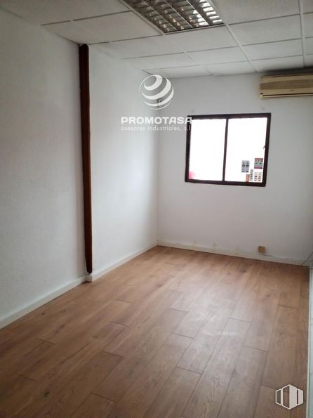 Nave en alquiler en Zona Rivas-Vaciamadrid, Rivas-Vaciamadrid, Madrid, 28529 con ventana, propiedad, madera, accesorio, interiorismo, hall, suelo, suelos, edificio y sombra alrededor