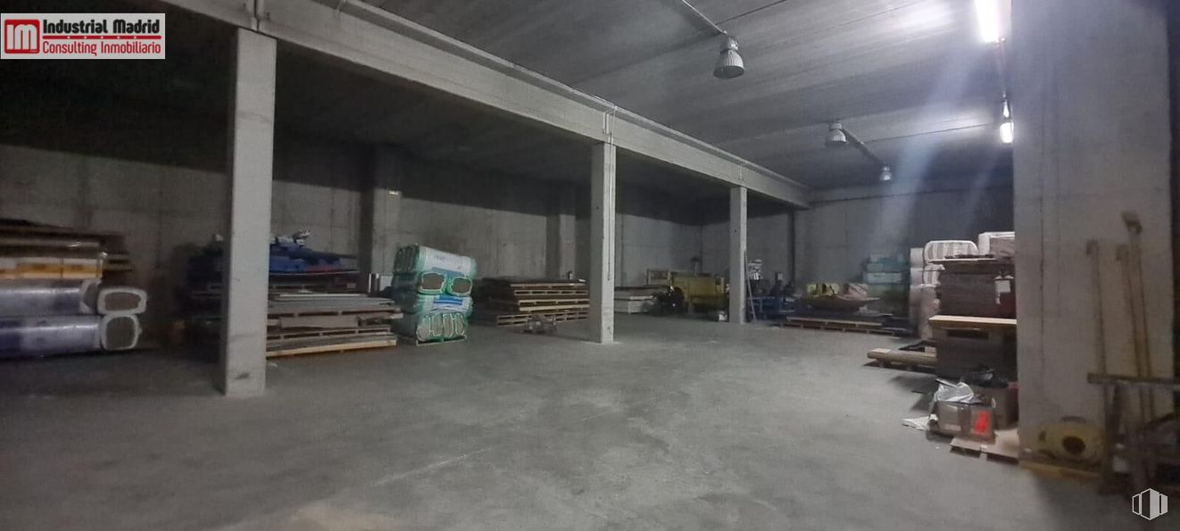 Industrial for sale at Calle Molineros, Arroyomolinos, Madrid, 28939 with floor, flooring, ceiling, building material, warehouse, hall and basement around