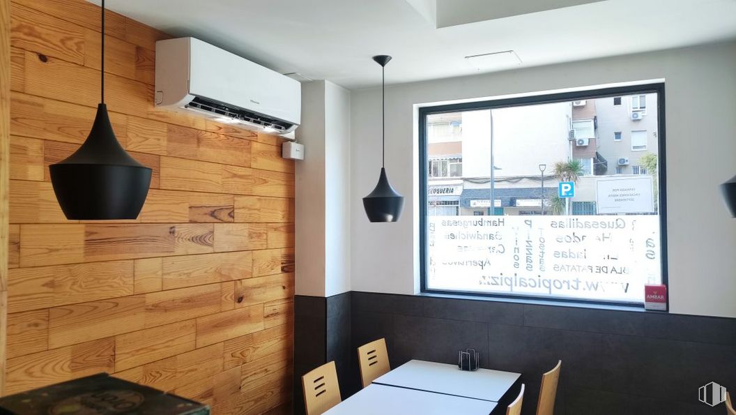 Retail for rent at Zona centro, Móstoles, Madrid, 28937 with lighting, property, table, building, interior design, chair, architecture, wood, house and lamp around