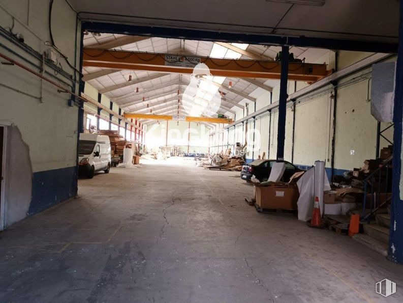 Industrial for sale & for rent at Polígono industrial El Guijar, Arganda del Rey, Madrid, 28500 with van, wood, flooring, gas, city, ceiling, tire, beam, engineering and hall around