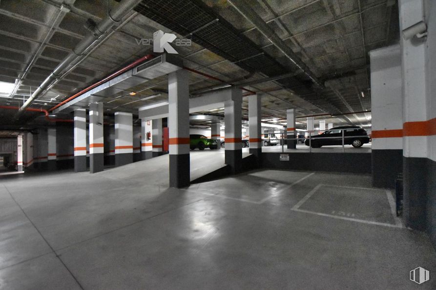 Oficina en venta en Calle Poeta José Hierro, 1, Pinto, Madrid, 28320 con edificio, accesorio, suelo, centro de transporte, aparcamiento, diseño automovilístico, suelos, gas, carretera y ciudad alrededor