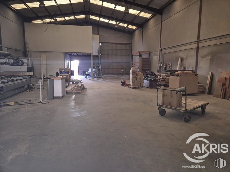 Industrial for sale at Carretera Toledo, Villaseca de la Sagra, Toledo, 45292 with cart, gas, flooring, engineering, machine, building material, metal, hall, wood and event around