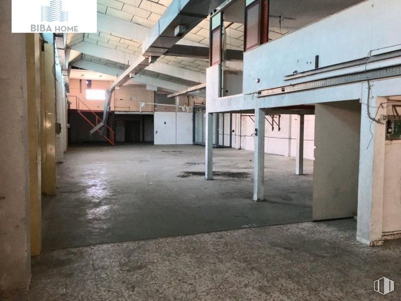 Industrial for sale at Zona empresarial, San Fernando de Henares, Madrid, 28830 with flooring, floor, hall, wood, facade, fixture, ceiling, parking, concrete and building material around