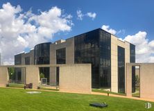 Oficina en alquiler en Edificio  H, Calle Caléndula, 93, Alcobendas, Madrid, 28100 con edificio, nube, cielo, planta, casa, lote de tierra, diseño urbano, árbol, césped y fachada alrededor