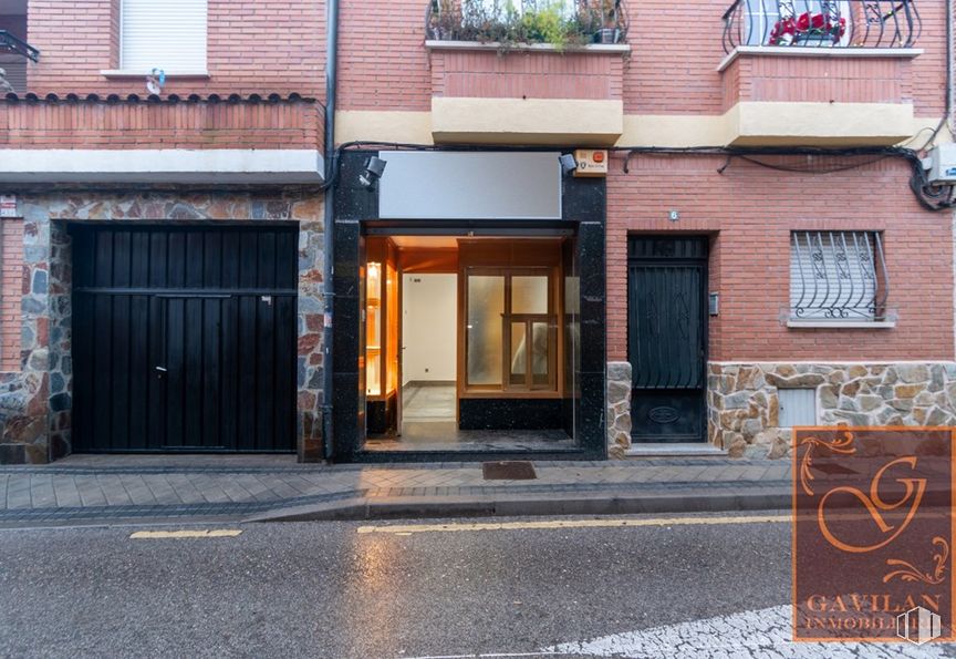 Local en venta en Calle San Juan, Daganzo de Arriba, Madrid, 28814 con ventana, puerta, edificio, propiedad, infraestructura, asfalto, planta, superficie de la carretera, arquitectura y madera alrededor