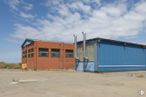 Industrial for sale at Carretera Extremadura, Móstoles, Madrid, 28935 with building, sky, cloud, land lot, asphalt, fixture, residential area, facade, landscape and rural area around