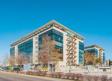 Oficina en alquiler en Edificio Beta, Calle Marie Curie, 7, Rivas-Vaciamadrid, Madrid, 28529 con edificio, cielo, árbol, planta, diseño urbano, línea, casa, condominio, zona residencial y ciudad alrededor